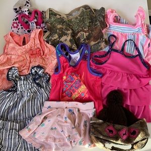 Bundle of Baby Girls Clothes. Sizes 12 to 18 months. 10 pieces.